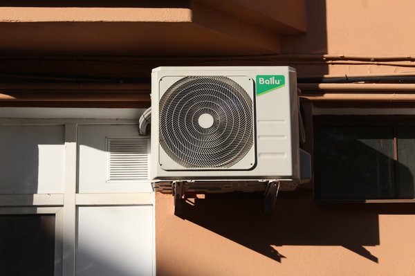 What Techniques Are Available for Retrofitting Urban Properties with Heat Pumps?