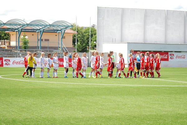 How Can Interdisciplinary Teams Enhance Injury Rehabilitation for Professional Football Players?