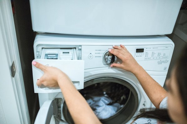What's the Impact of Microplastic Filters in UK's Washing Machines?